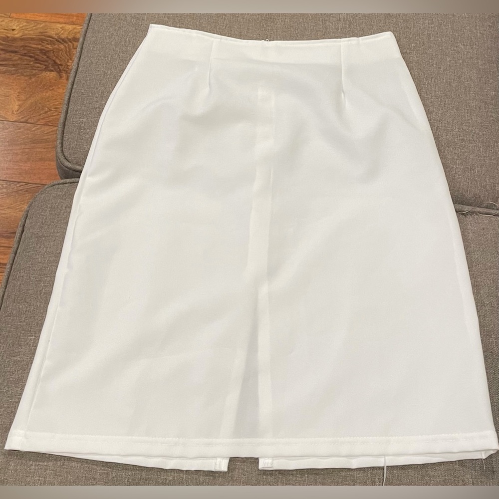 Womens juniors large white skirt